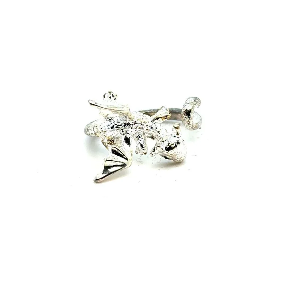 Silver Baby Dragon Black Eyes Ring‎